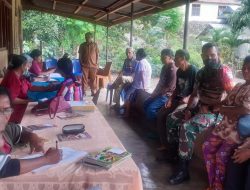 Dampingi Tenaga Kesehatan, Babinsa bantu Kegiatan Posbindu.