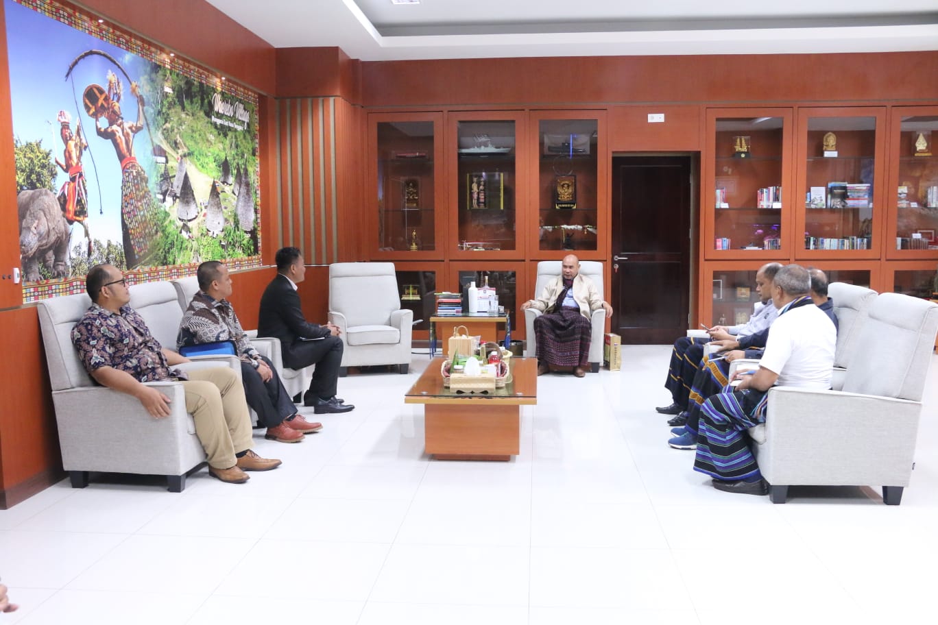 , Gubernur VBL Dukung Gerakan Bagi-Bagi Buku, Mexin TV
