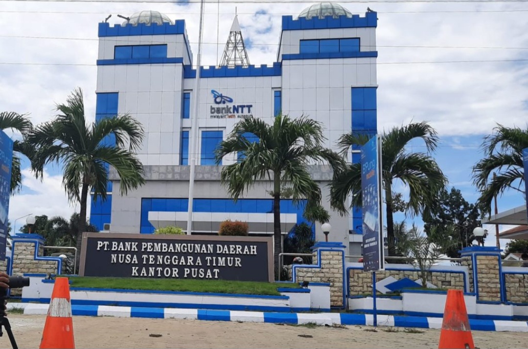 , Kantor Cabang Bank NTT di Surabaya ditutup Ada Apa !, Mexin TV
