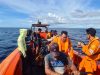 Tim Sar Berhasil Evakuasi 7 Orang ,Akibat mati Mesin Saat Berlayar Ke Rote